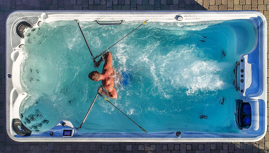 EP15 Swim Spa - Mann trainiert im Swim Spa - Artesian Spas