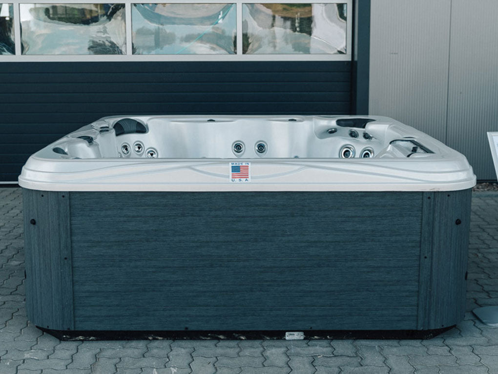 Grand Bahama Whirlpool Außenansicht - Island Spas - Artesian Spas