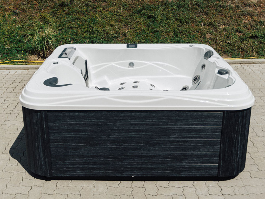Nevis Whirlpool Außenansicht - Island Spas Serie - Artesian Spas