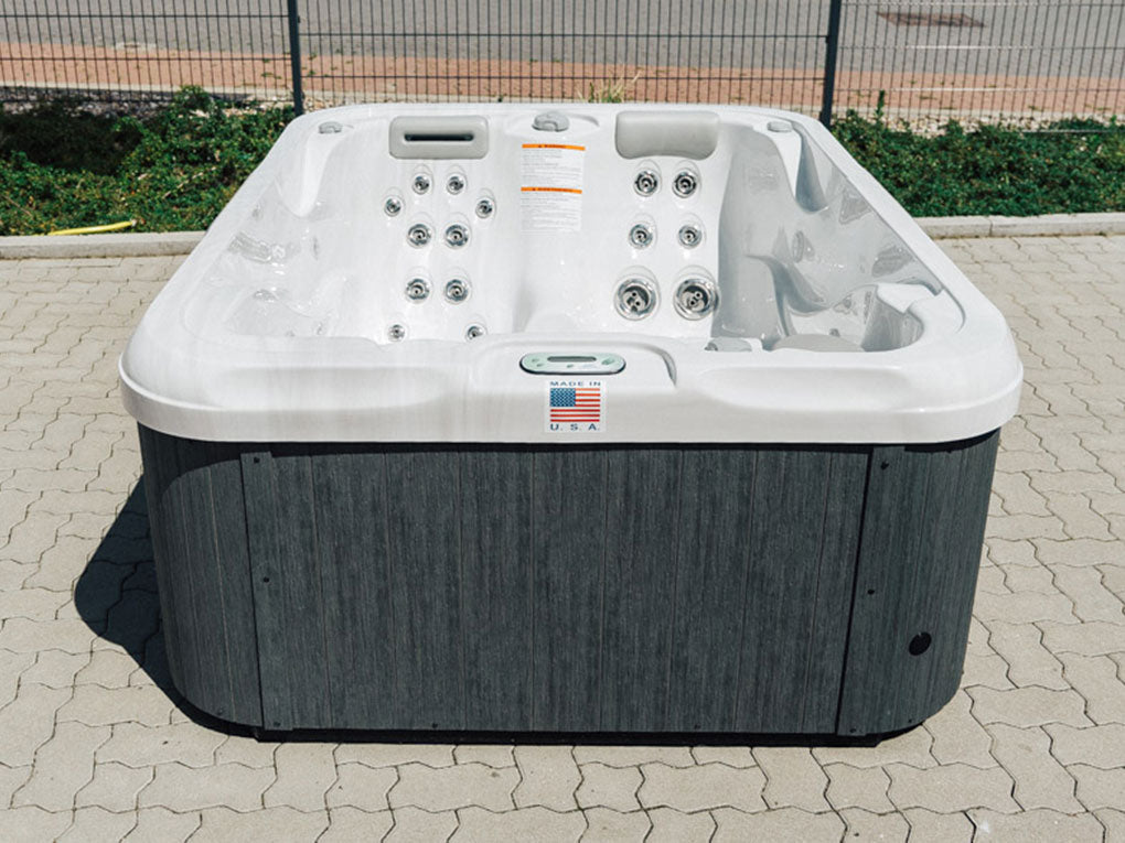 Sardinia Whirlpool Außenansicht - South Seas Spas - Artesian Spas